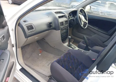 1997 Toyota Caldina z USA, uszkodzony, nr VIN 00000ST2153007273